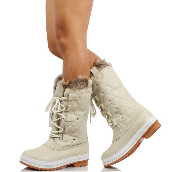 Shoes - Size 6 Off White Lace Up Quilted Mid Calf Winter Snow Boo